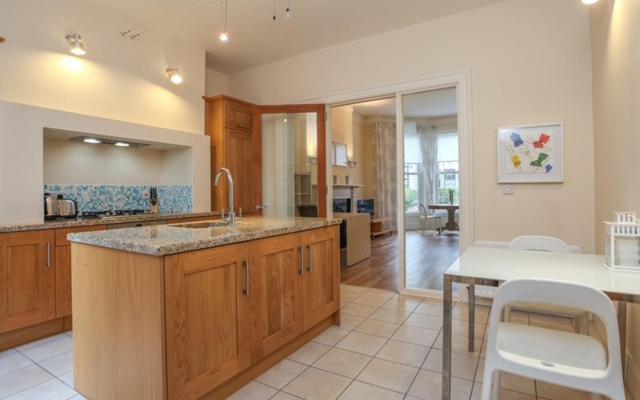 Queens Large 2 Bdr & 1 Bdr Apartments By Belfast City Breaks 외부 사진