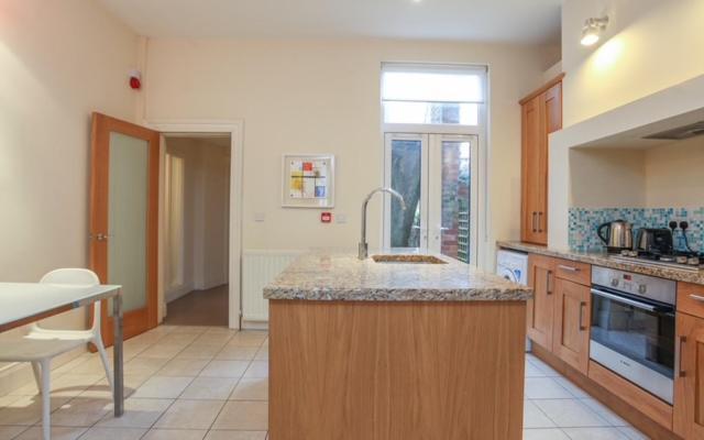 Queens Large 2 Bdr & 1 Bdr Apartments By Belfast City Breaks 외부 사진